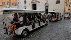 Major city eyes crackdown on golf cart tours as furious locals push back Mackay Accountants
