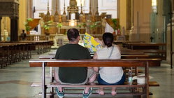 Tourist's church clothing hack leaves travelers sharply divided over sacred-site etiquette Mackay Accountants