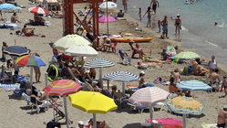 Violent brawl over lounge chairs at famous beach leaves one man dead, others facing charges Mackay Accountants
